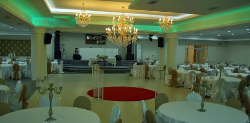Bahane Plus Düğün Evi kır düğünü mekanı — İzmit