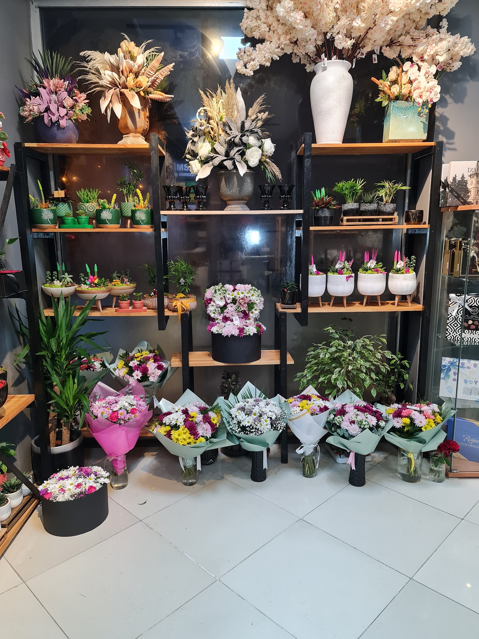 Esmira çiçek | Başiskele çiçek | İzmit Çiçek | Kocaeli çiçek